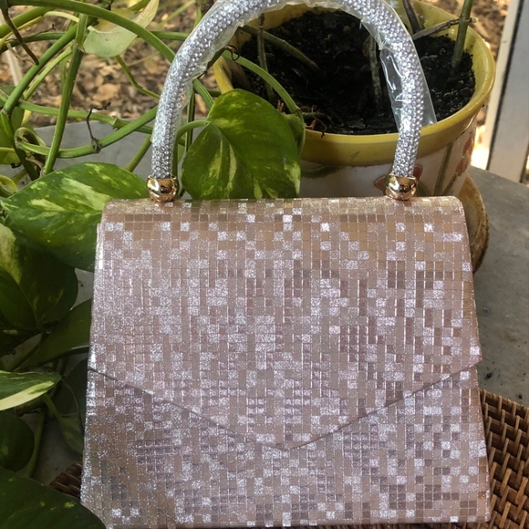 Gold Elegant Evening Bag 🩷 BELOW WHOLESALE JEWELED HANDLE W/CHAIN NWOT - Picture 10 of 11